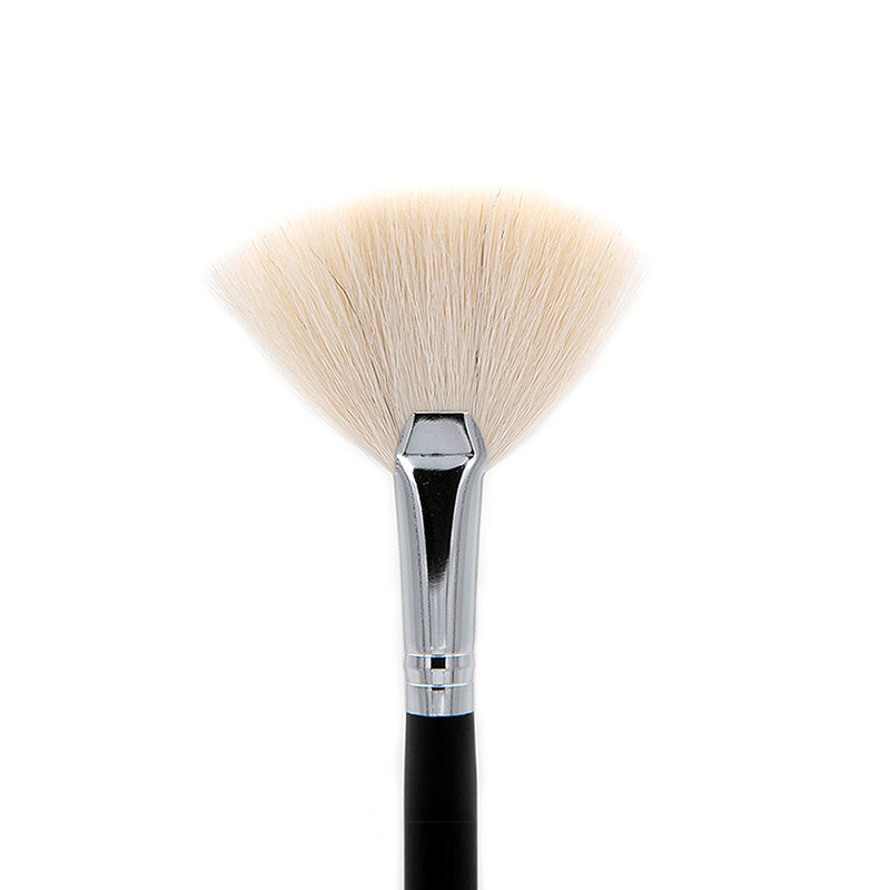 Crown Studio Series - Large Soft Fan Brush (C310)